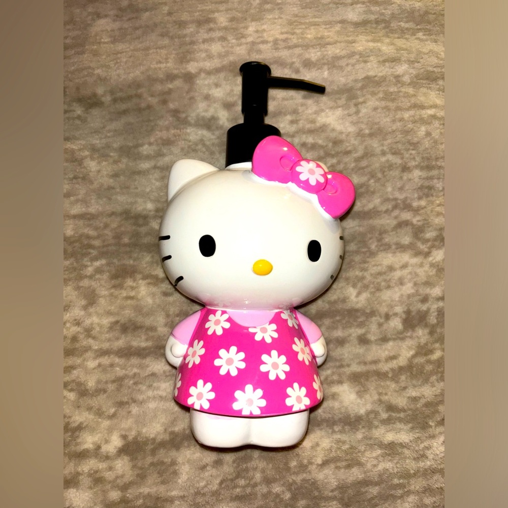 Hello kitty soap dispenser